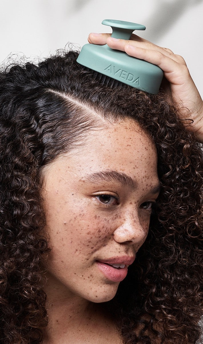 Aveda - Masajeador Estimulante del Cuero Cabelludo Scalp Solutions